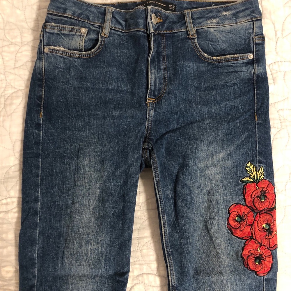ZARA embroidered jeans